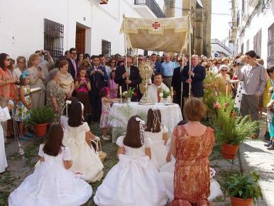 20070610130700-procesion-corpus-lopera.jpg