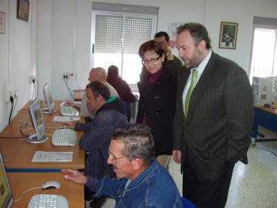 20080208181251-copia-de-visita-delegado-centro-guadalinfo.jpg