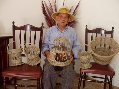 20080527173922-copia-de-artesania-con-varetas-de-olivo.jpg