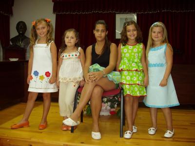 20080816160828-reina-y-damas-infantiles-fiestas-cristos.jpg