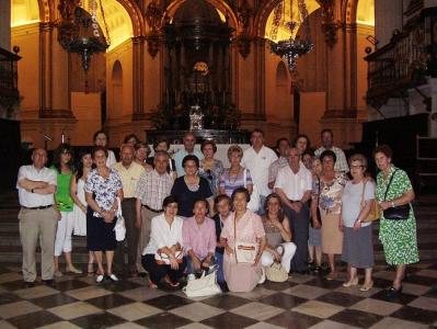 20090702163840-copia-de-feligreses-de-la-parroquia-de-lopera-visitan-granada.jpg