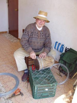 20100420100609-artesano-de-jaulas-de-perdiz.jpg