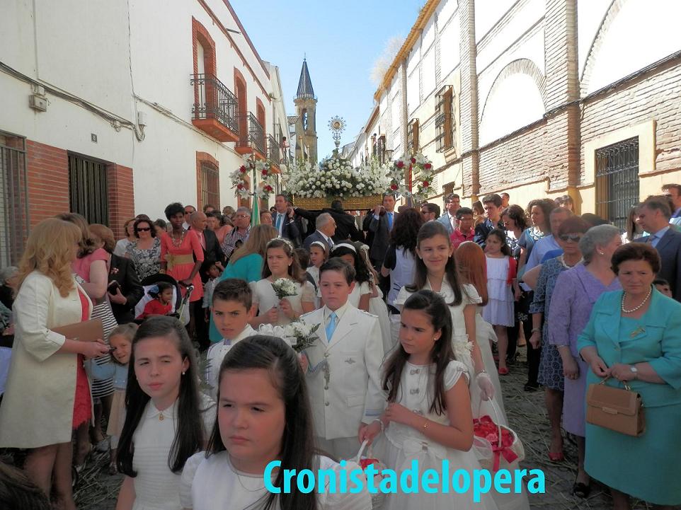 20130602122622-procesion-del-corpus-lopera-copia.jpg